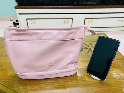 Large Capacity Cosmetic Travel Bag – Portable Makeup & Toiletry Organizer
